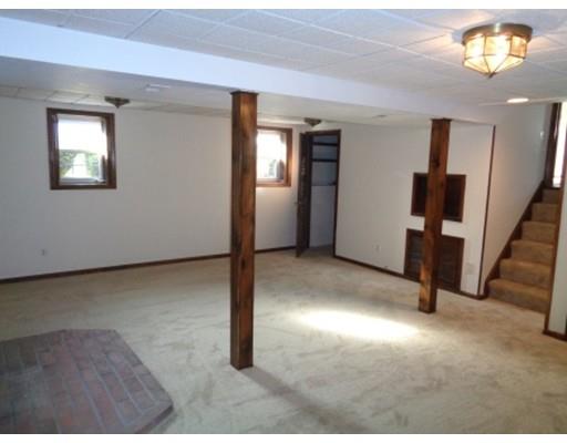 133 Entrybrook Dr, Springfield, MA 01108 photo 8