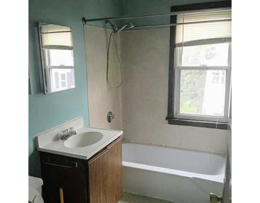 96 Hilton St, Chicopee, MA 01020 photo 15