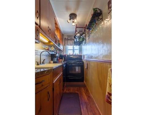 124 Hamlet St, Fall River, MA 02724 photo 4