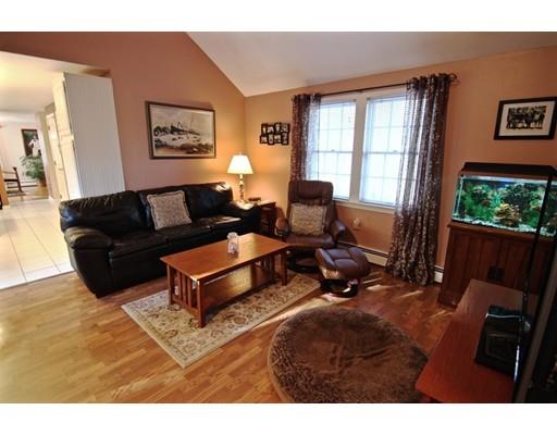 8 Hammersmith Dr, Saugus, MA 01906 photo 5