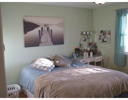 138 Artisan St, Chicopee, MA 01013 photo 9