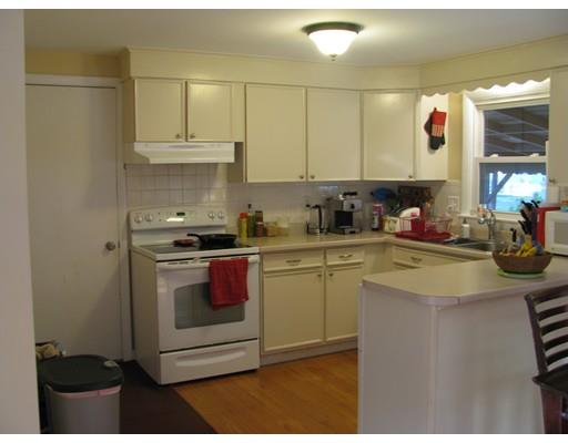 138 Artisan St, Chicopee, MA 01013 photo 5