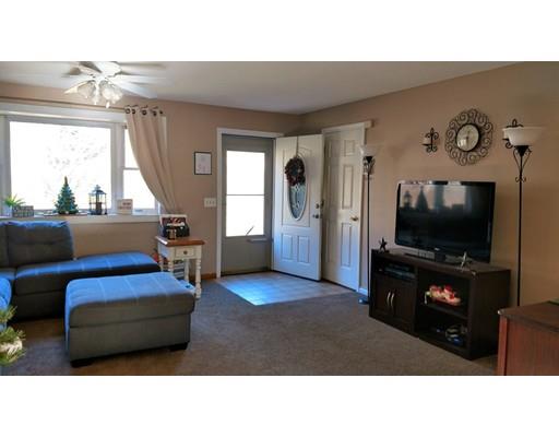 32 Plimpton Ave, Sturbridge, MA 01566 photo 3