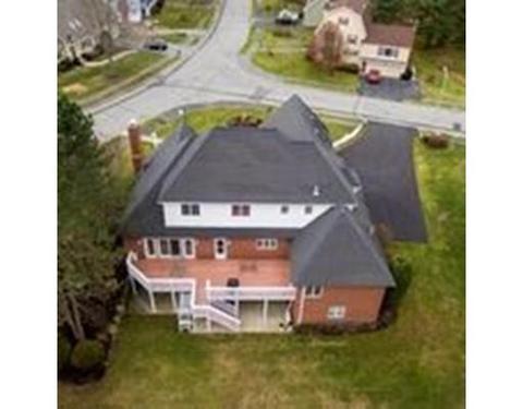 3 Carriage Ln, Reading, MA 01867 photo 2