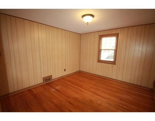 397 Sunrise Ter, Springfield, MA 01119 photo 9