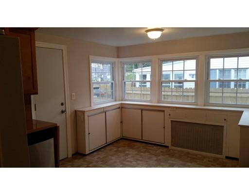 85 Roosevelt Ave, Springfield, MA 01118 photo 6