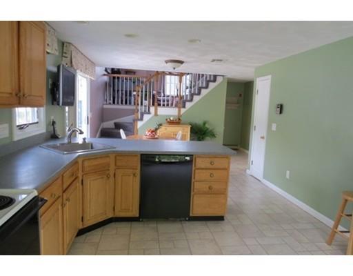 36 Florence Cir, Upton, MA 01568 photo 4