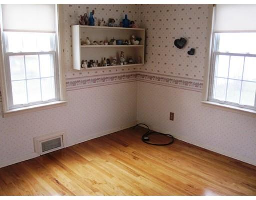 47 Brookside Cir, Springfield, MA 01129 photo 9