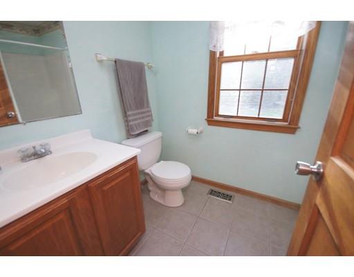 46 Pinecrest Rd, Uxbridge, MA 01569 photo 8