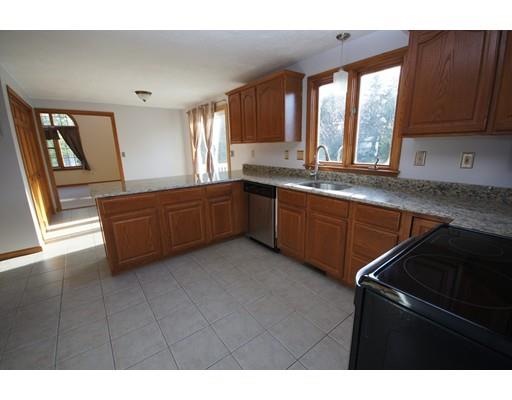 46 Pinecrest Rd, Uxbridge, MA 01569 photo 3