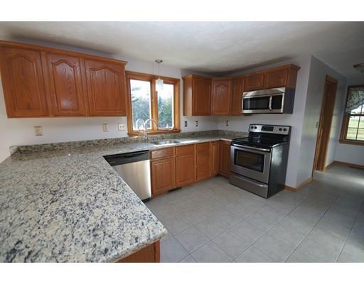 46 Pinecrest Rd, Uxbridge, MA 01569 photo 2