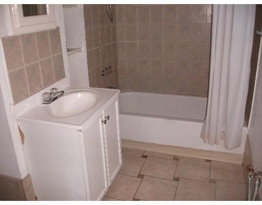 9 E Bartlett St, Westfield, MA 01085 photo 3