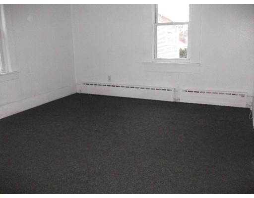 9 E Bartlett St, Westfield, MA 01085 photo 5