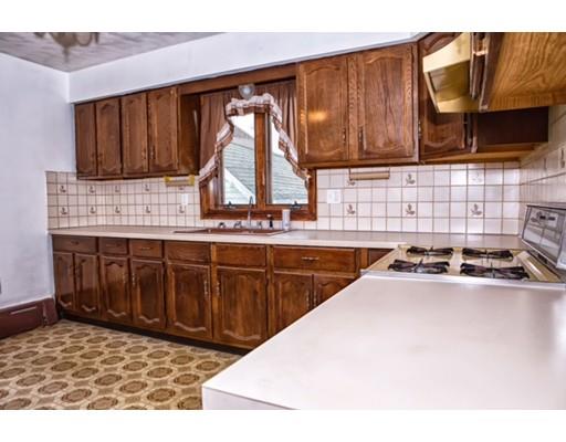 337 Lindsey St, Fall River, MA 02720 photo 2