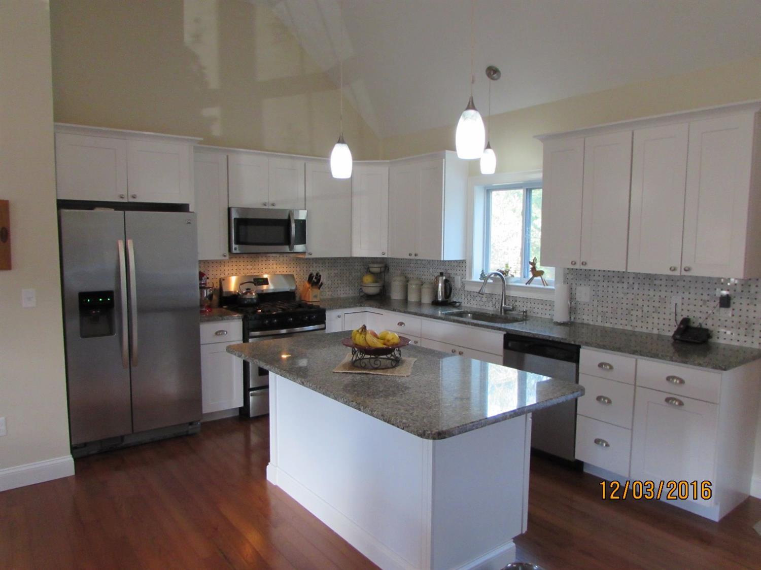 4 Brittany Dr, Wareham, MA 02571 photo 2