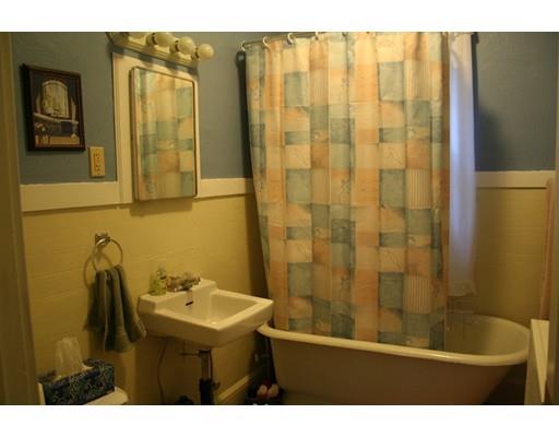 563 Broadway St, Chicopee, MA 01020 photo 11