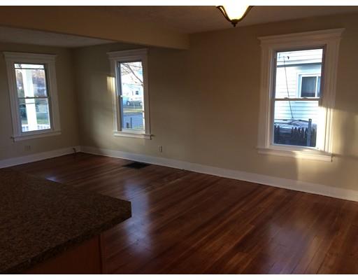 47 Wilton St, Springfield, MA 01109 photo 3