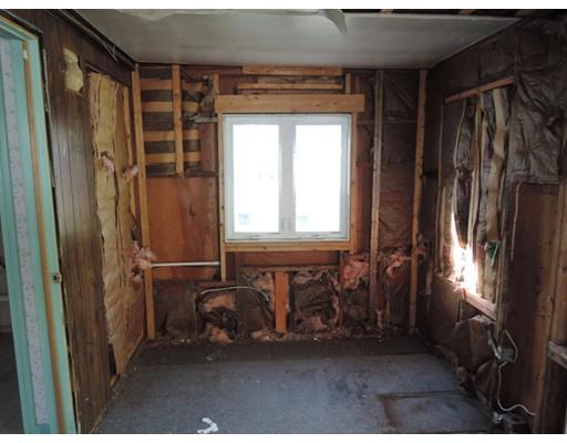 96 Vadnais St, Springfield, MA 01104 photo 10