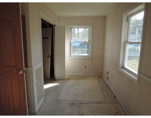 96 Vadnais St, Springfield, MA 01104 photo 14