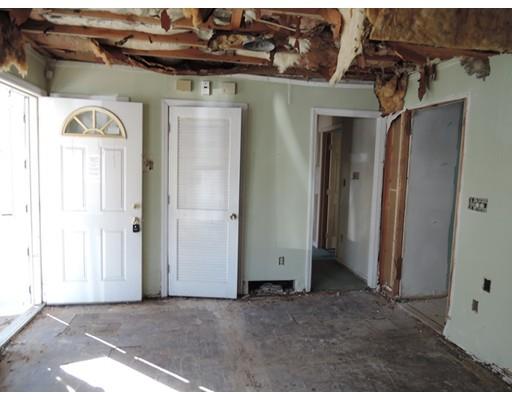 96 Vadnais St, Springfield, MA 01104 photo 7