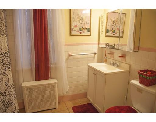 36 Phillips St, Lawrence, MA 01843 photo 5