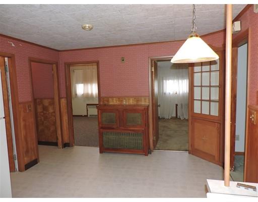 13 Crown St, Webster, MA 01570 photo 8