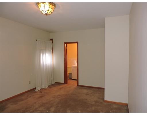 13 Crown St, Webster, MA 01570 photo 16