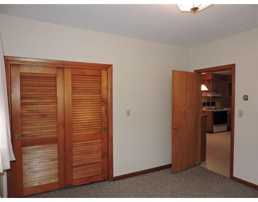 13 Crown St, Webster, MA 01570 photo 22