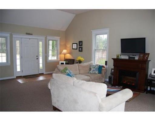 234 Brookside Dr, Gardner, MA 01440 photo 6
