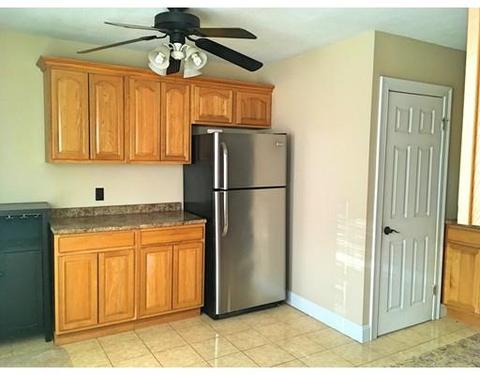 24 Joseph St, Springfield, MA 01119 photo 4