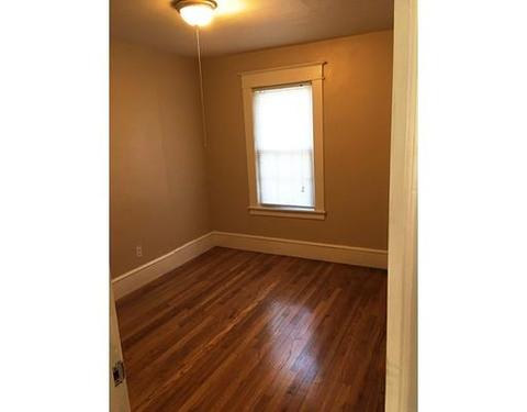 24 Joseph St, Springfield, MA 01119 photo 6