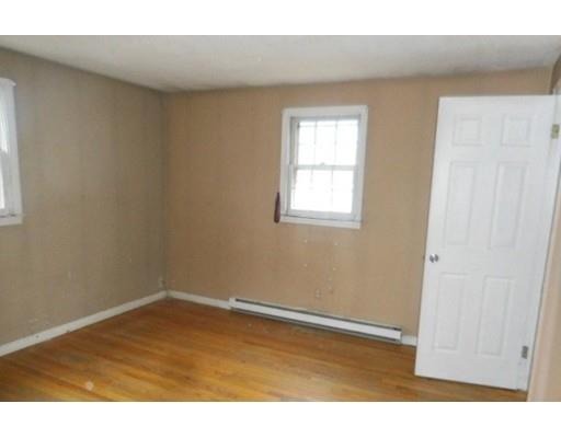 94 Wallace St, Springfield, MA 01119 photo 4