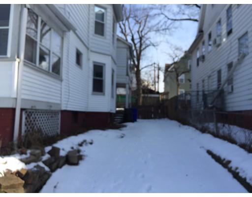 33 Horace St, Springfield, MA 01108 photo 4