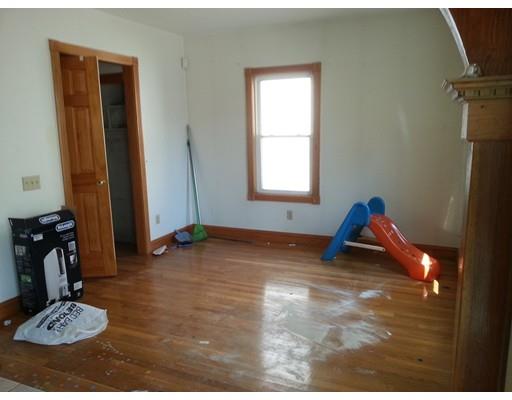 18 Hacker St, Worcester, MA 01603 photo 7