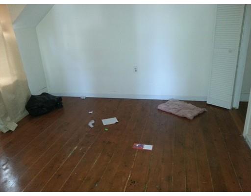 18 Hacker St, Worcester, MA 01603 photo 12
