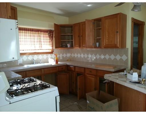 18 Hacker St, Worcester, MA 01603 photo 5