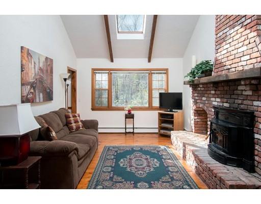 146 East St, Upton, MA 01568 photo 9