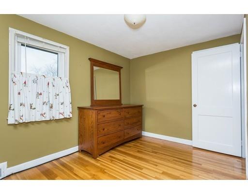 110 Old Brook Rd, Springfield, MA 01118 photo 12