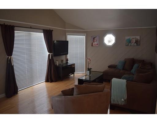 15 Wakefield Ave, Webster, MA 01570 photo 3