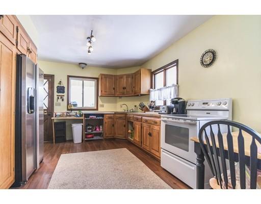 7 Howard St, Brookfield, MA 01506 photo 2