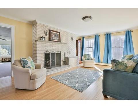 4 Robin Dr, Hudson, NH 03051 photo 4