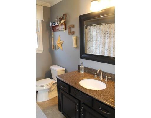18 Josiah Dr, Upton, MA 01568 photo 14