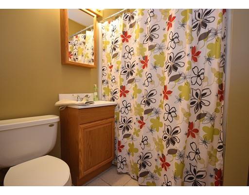 106 Windemere St, Springfield, MA 01104 photo 8