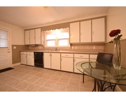 106 Windemere St, Springfield, MA 01104 photo 4
