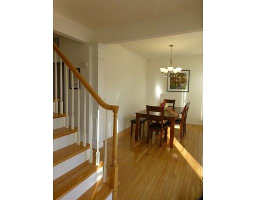 16 Oriental St, Worcester, MA 01605 photo 2