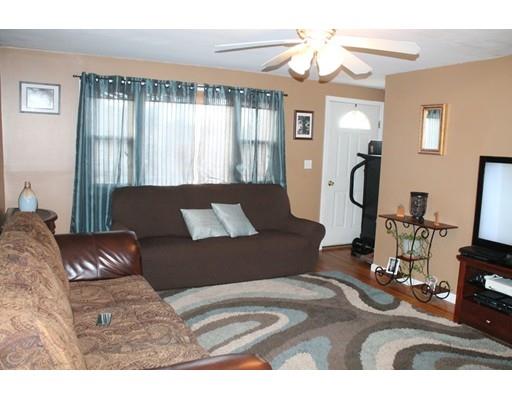 29 Fillmore St, Chicopee, MA 01020 photo 4