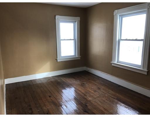 18 Silver St, Springfield, MA 01107 photo 8