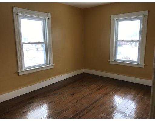 18 Silver St, Springfield, MA 01107 photo 5