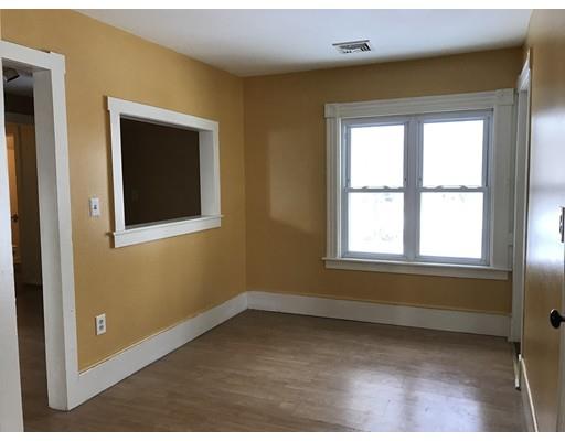 18 Silver St, Springfield, MA 01107 photo 6