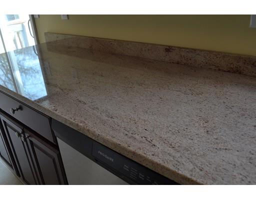 29 E Hill Rd, Springfield, MA 01109 photo 3
